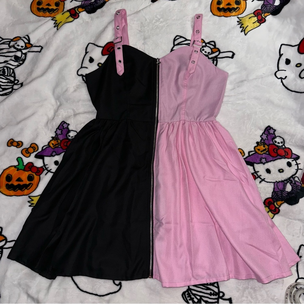 ***SOLD on Depop 💕🖤